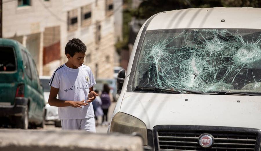 هآرتس: عنف المستوطنين ضد الفلسطينيين بالضفة في ازدياد